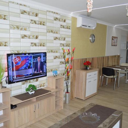 Ferienwohnung Siofok Ezuestpart Granada 2 Koezvetlen Vizparti Apartman Exterior foto