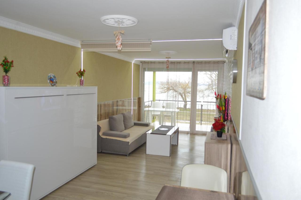 Ferienwohnung Siofok Ezuestpart Granada 2 Koezvetlen Vizparti Apartman Exterior foto