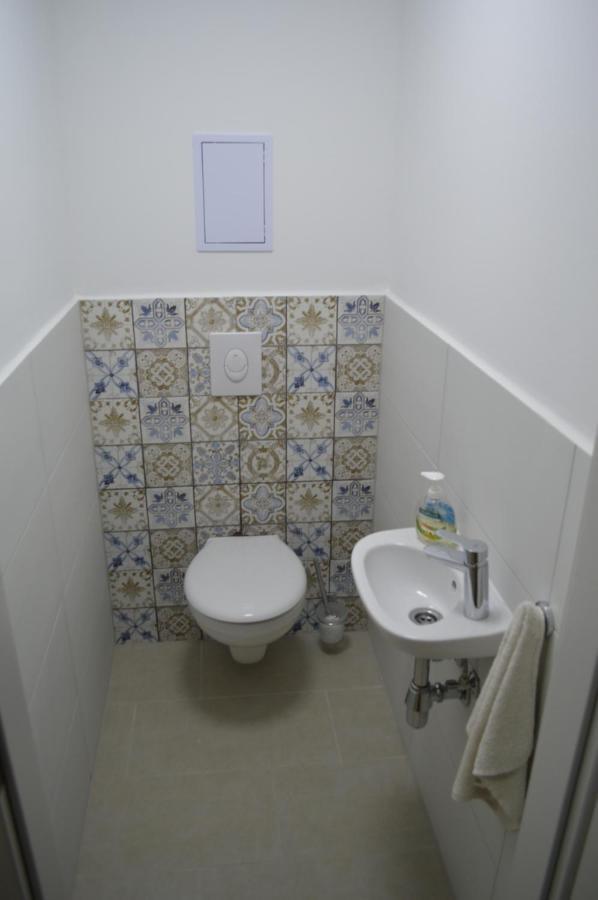 Ferienwohnung Siofok Ezuestpart Granada 2 Koezvetlen Vizparti Apartman Exterior foto
