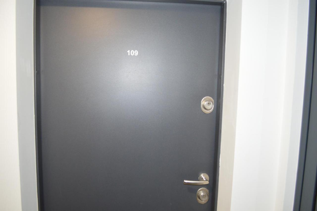 Ferienwohnung Siofok Ezuestpart Granada 2 Koezvetlen Vizparti Apartman Exterior foto
