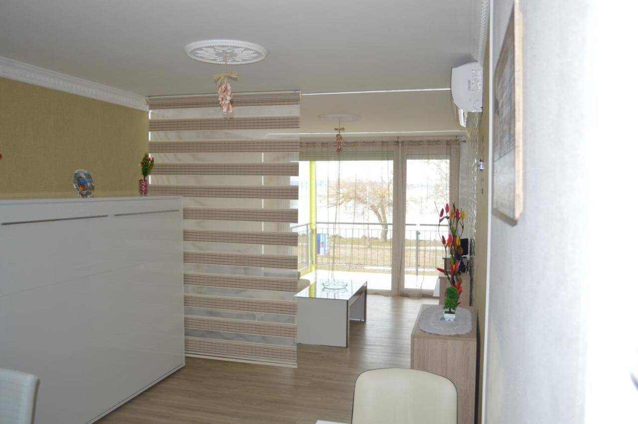 Ferienwohnung Siofok Ezuestpart Granada 2 Koezvetlen Vizparti Apartman Exterior foto