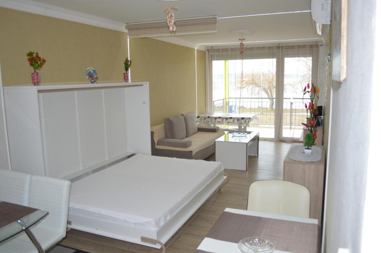 Ferienwohnung Siofok Ezuestpart Granada 2 Koezvetlen Vizparti Apartman Exterior foto