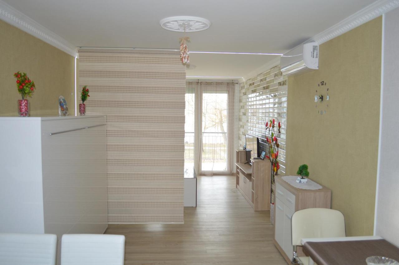 Ferienwohnung Siofok Ezuestpart Granada 2 Koezvetlen Vizparti Apartman Exterior foto