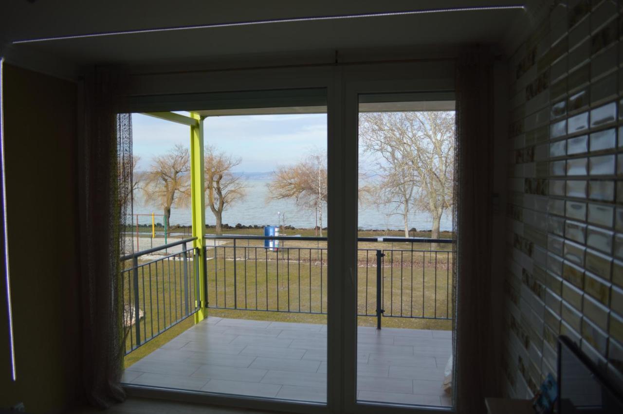 Ferienwohnung Siofok Ezuestpart Granada 2 Koezvetlen Vizparti Apartman Exterior foto